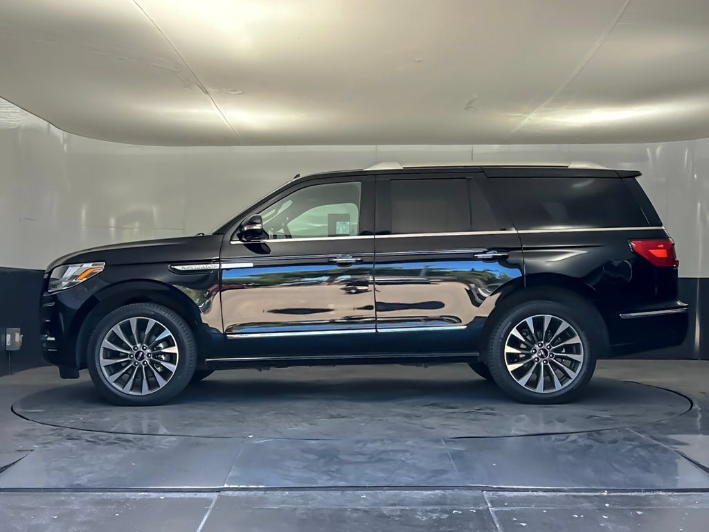 Used 2020 Lincoln Navigator Reserve AWD/4WD image 6