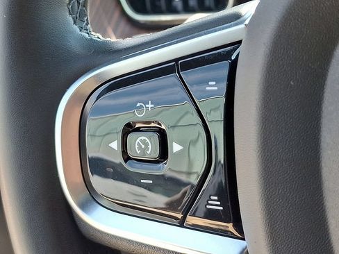 Certified 2024 Volvo XC60 B5 Ultimate w/ Protection Package Premier AWD/4WD image 23