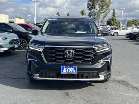 Used 2025 Honda Pilot EX-L image 4