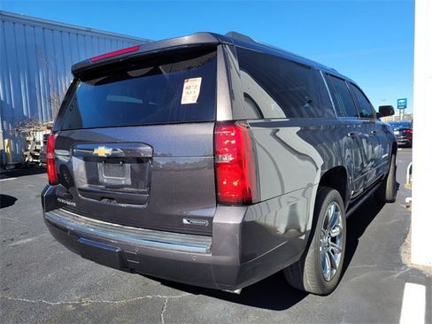 Used 2017 Chevrolet Suburban Premier image 4