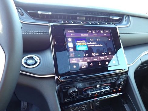 New 2025 Jeep Grand Cherokee 4WD image 18