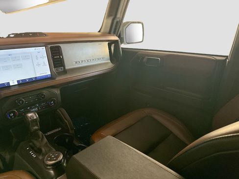 Used 2024 Ford Bronco Outer Banks AWD/4WD image 22
