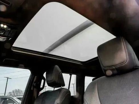 Used 2025 Lexus GX 550 image 5