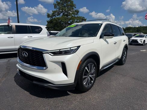 Used 2023 INFINITI QX60 Sensory w/ Vision Package AWD/4WD image 2