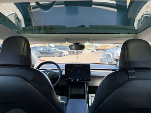 Used 2019 Tesla Model 3 Standard Range Plus image 17