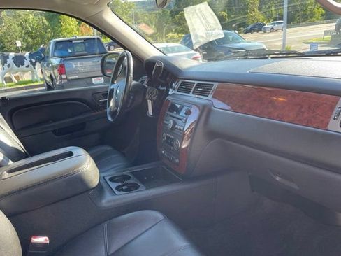 Used 2013 Chevrolet Avalanche LT w/ All-Star Edition AWD/4WD image 8
