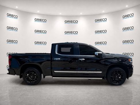 Used 2024 Chevrolet Silverado 1500 High Country w/ Technology Package AWD/4WD image 8