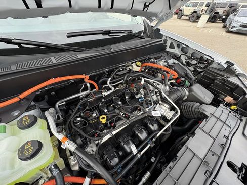 New 2025 Ford Maverick XLT image 14