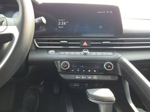 Used 2024 Hyundai Elantra SEL FWD image 12