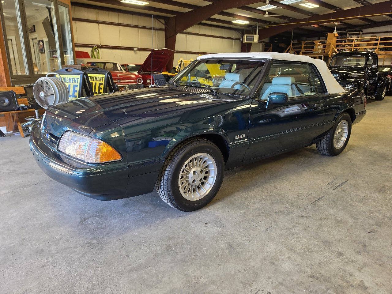 Used 1990 Ford Mustang LX RWD image 3