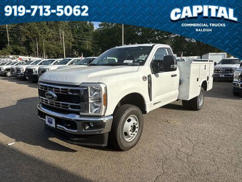 New 2025 Ford F350 XL w/ XL Chrome Package image 4