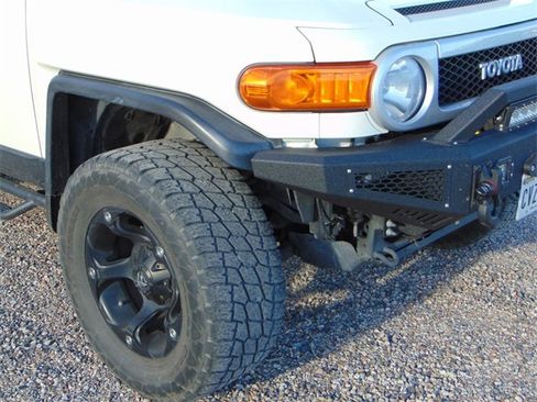 Used 2014 Toyota FJ Cruiser 4WD image 2