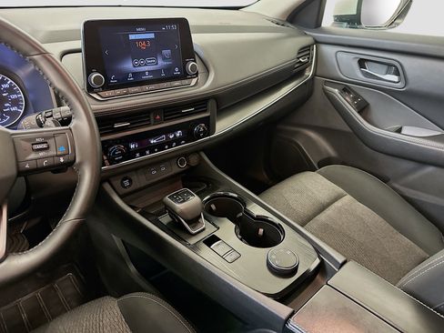 Used 2025 Nissan Rogue SV image 25