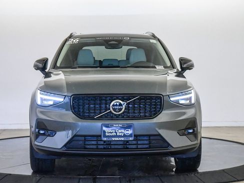 Certified 2026 Volvo XC40 B5 Plus AWD/4WD image 7