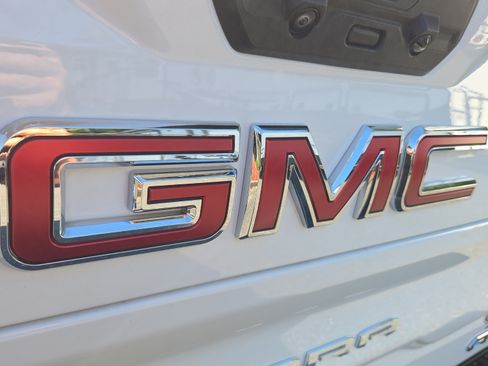 Used 2025 GMC Sierra 2500 AT4 w/ AT4 Premium Plus Package AWD/4WD image 31
