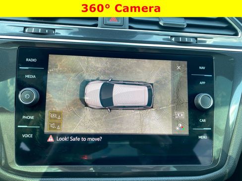 Used 2023 Volkswagen Tiguan SEL R-Line AWD/4WD image 32