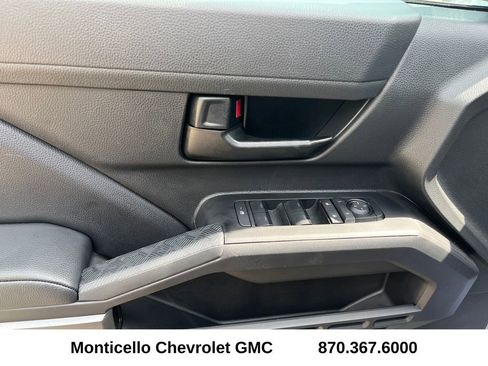 Used 2024 Toyota Tacoma SR5 image 8