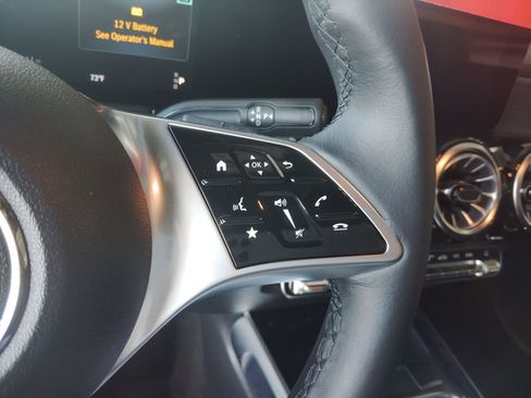 Used 2026 Mercedes-Benz GLB 250 image 25