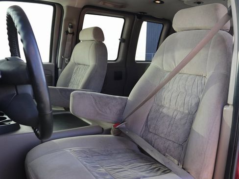 Used 2007 Chevrolet Express 1500 w/ Preferred Equipment Group image 19