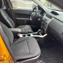 Used 2009 Ford Focus SE FWD image 3