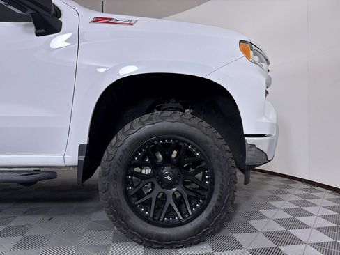 Used 2023 Chevrolet Silverado 1500 LT AWD/4WD image 21