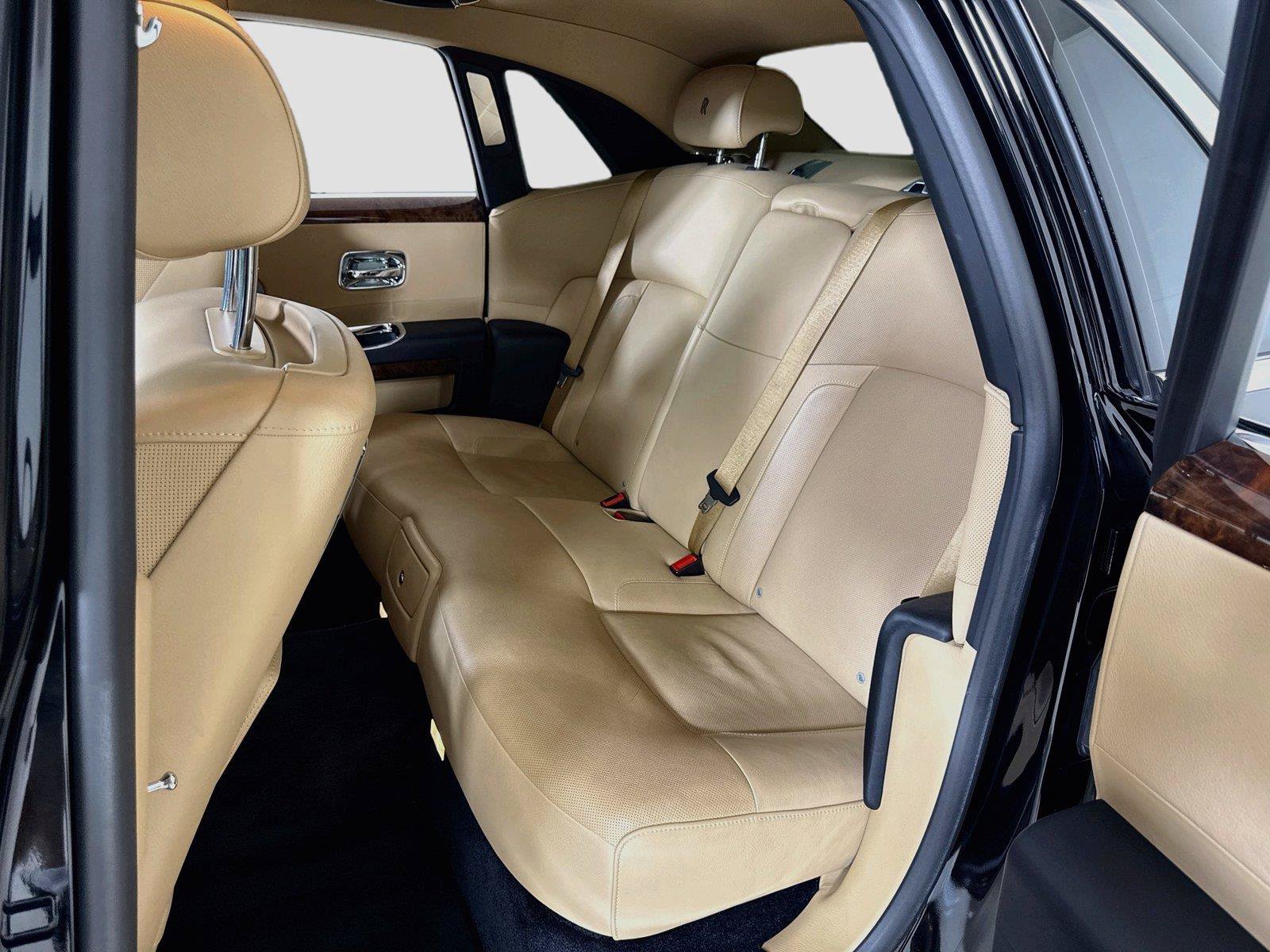 Used 2013 Rolls-Royce Ghost RWD image 22