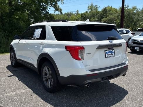 Used 2022 Ford Explorer XLT w/ Equipment Group 202A AWD/4WD image 7