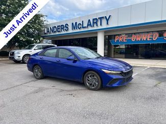 Used 2024 Hyundai Elantra SEL FWD video 1