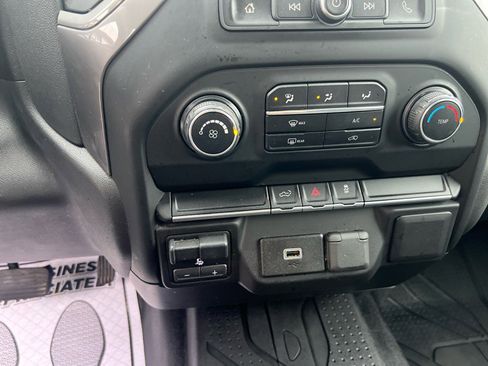 Used 2019 Chevrolet Silverado 1500 Custom w/ Custom Value Package image 19