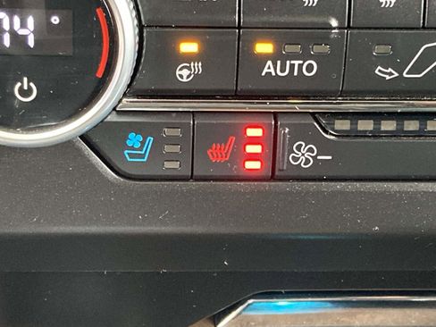 Used 2021 Ford Expedition Platinum image 25