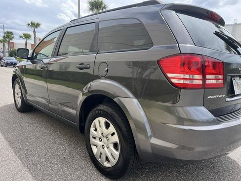 Used 2016 Dodge Journey SE w/ Flexible Seating Group FWD image 5