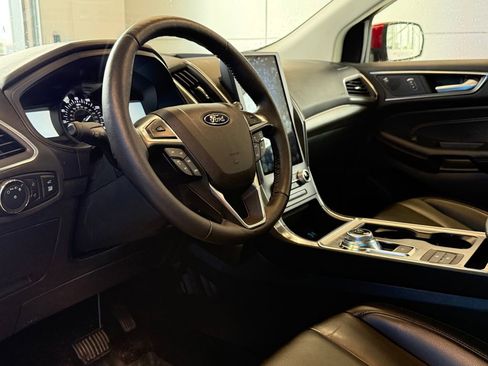 Used 2022 Ford Edge Titanium AWD/4WD image 16