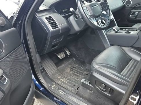 Used 2022 Land Rover Discovery HSE R-Dynamic AWD/4WD image 5