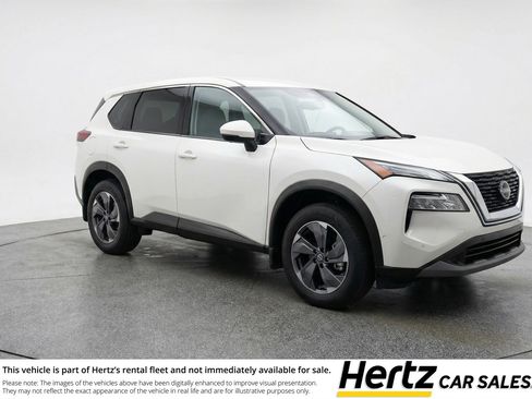 Used 2025 Nissan Rogue SV image 1