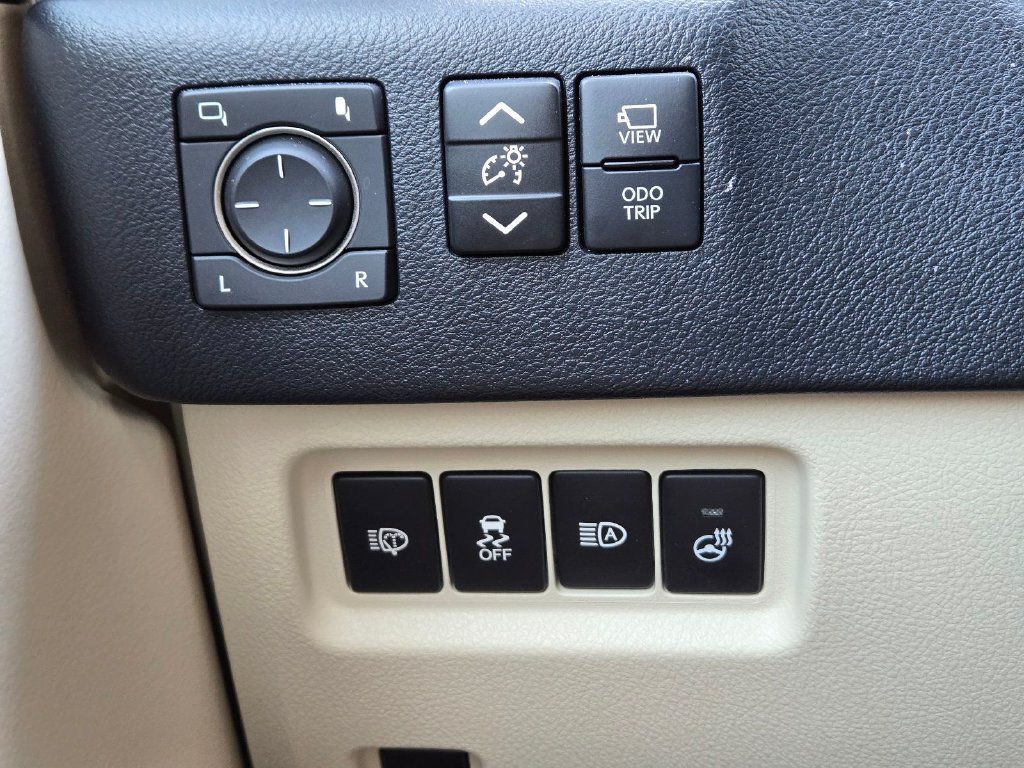 Used 2023 Lexus GX 460 Luxury w/ Accessory Package AWD/4WD image 23