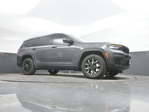 Used 2024 Jeep Grand Cherokee L Laredo AWD/4WD image 46