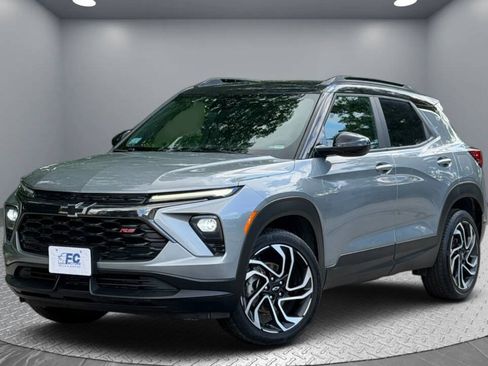 Used 2025 Chevrolet TrailBlazer RS w/ Driver Confidence Package AWD/4WD image 1
