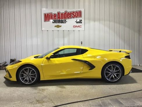 Used 2025 Chevrolet Corvette Stingray Preferred Cpe w/ Z51 Performance Package RWD image 2