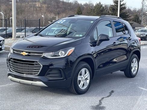 Certified 2022 Chevrolet Trax LT w/ LT Convenience Package image 7