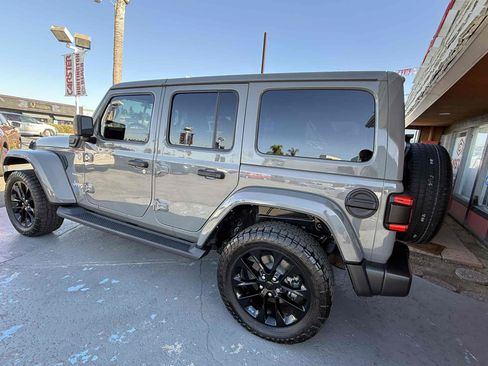Used 2022 Jeep Wrangler Unlimited Sahara w/ Cold Weather Group AWD/4WD image 22