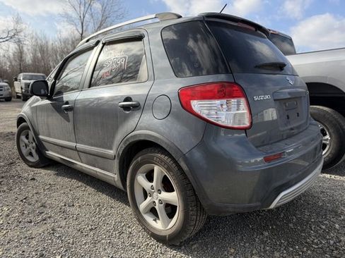 Used 2009 Suzuki SX4 AWD Hatchback w/ Touring Pkg image 3