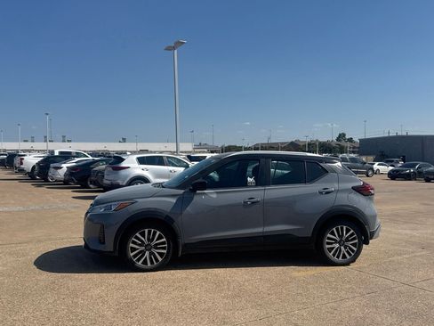 Certified 2024 Nissan Kicks SV FWD image 10