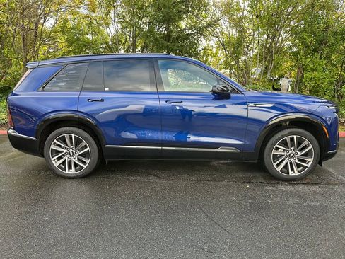 New 2026 Cadillac Vistiq Sport image 6