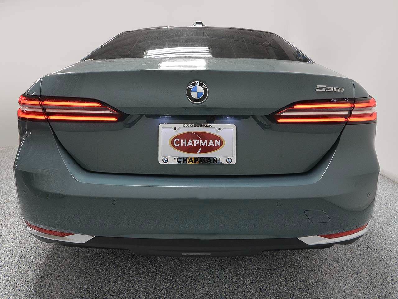 Used 2026 BMW 530i w/ Premium Package RWD image 4
