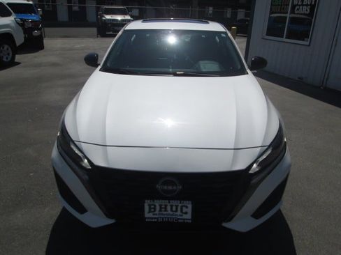 Used 2024 Nissan Altima 2.5 SR w/ SR Premium Package image 2