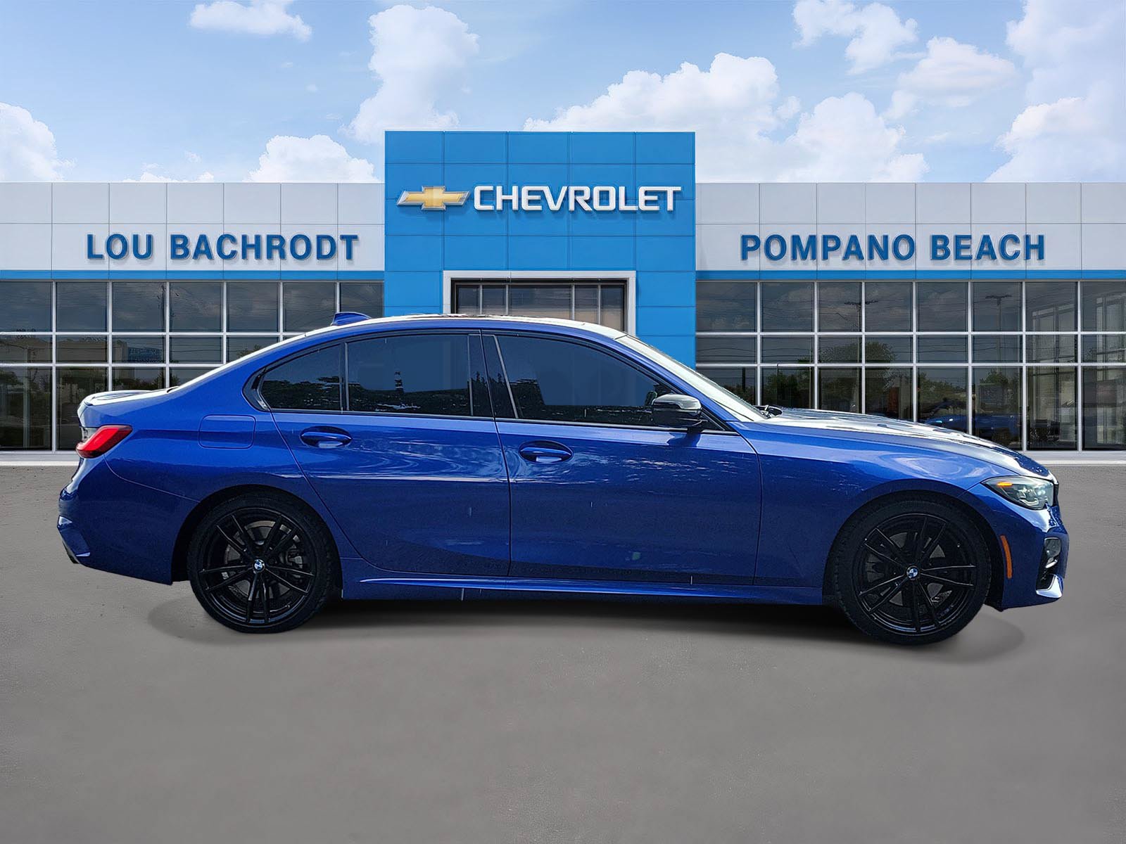 Used 2022 BMW 330i Sedan w/ M Sport Package RWD image 2