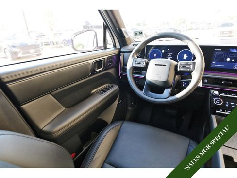Used 2025 Hyundai Santa Fe Calligraphy image 10
