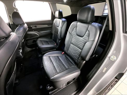 Used 2022 Kia Telluride SX w/ SX Prestige Package image 22