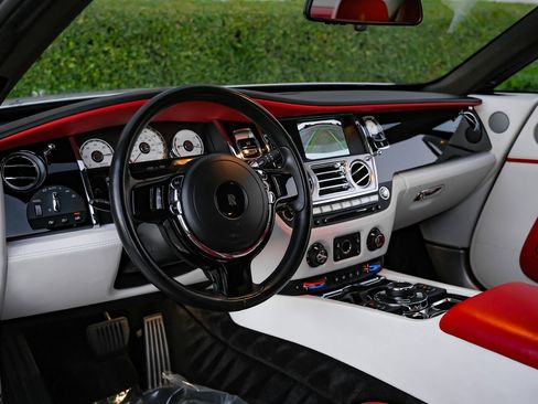 Used 2020 Rolls-Royce Wraith image 4