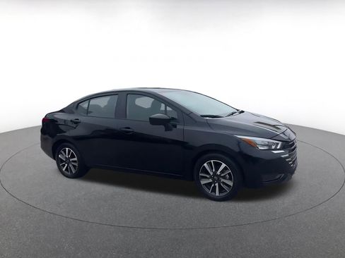 Used 2025 Nissan Versa SV FWD image 2